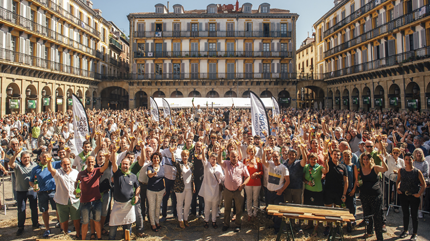 La culture du cidre a été le protagoniste aujourd'hui à Donostia, la capitale du cidre